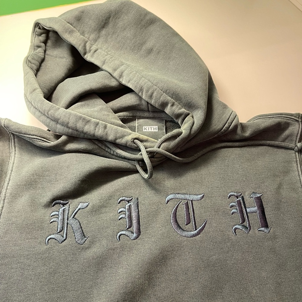 Hunter green kith embroidery hoodie